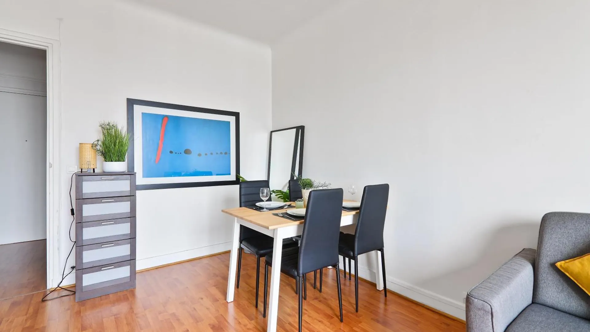 Elegant Studio Appartement Quartier Les Marais Free Netflix Paris Apartment